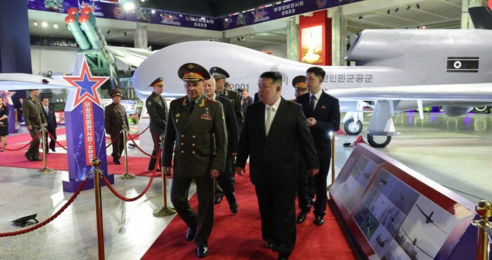 Севернокорейският лидер Ким Чен Ун показа на руския министър на