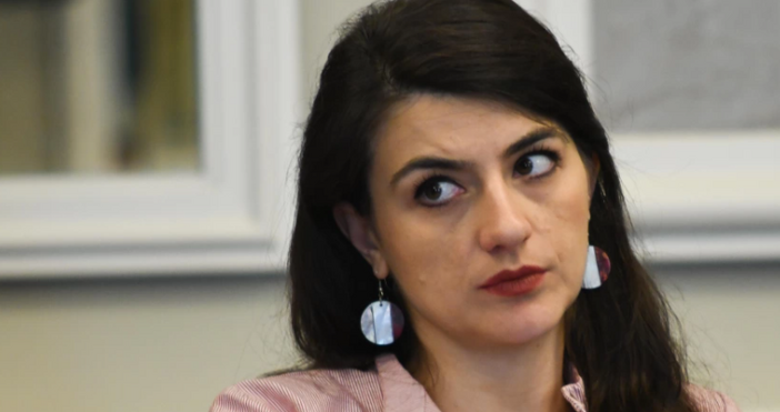 Лена Бориславова скочи на бивш министър.Цяла седмица гледаме неуспешните опити
