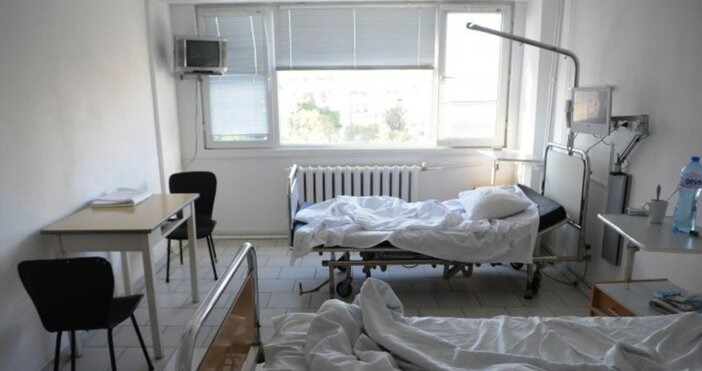 илюстрация: Българинът, намушкан с нож в Скопие, остава в болница. 29-годишният