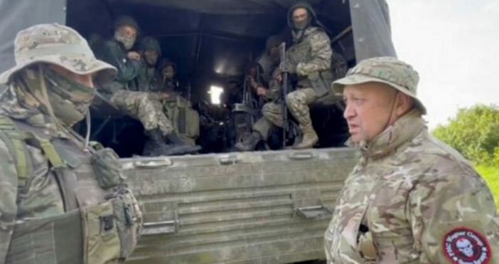 Напрежение до границата между Беларус и Полша Група от 100 бойци