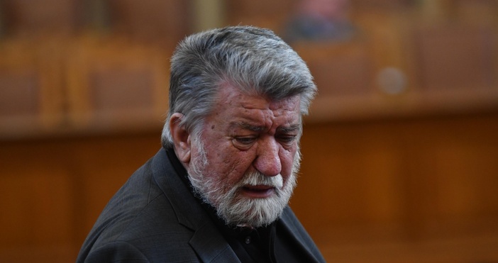 Поискаха оставката на Рашидов заради коментара му за насилените жени  Българският