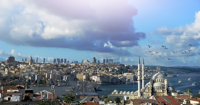 Цените за пътуване с градския транспорт и таксита в Истанбул