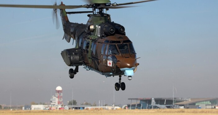 Военнослужещи от авиобаза Крумово с вертолет Кугар се включиха днес