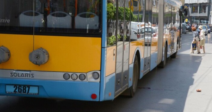 Шофьор на тролейбус загина по време на работа в Стара