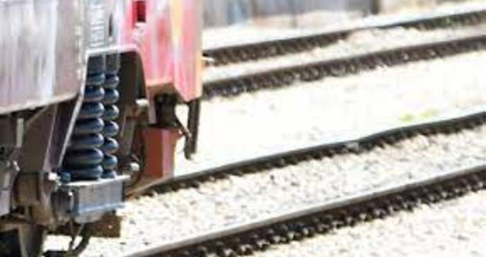 Цигарен фас е запалил вагон в бързия влак от София