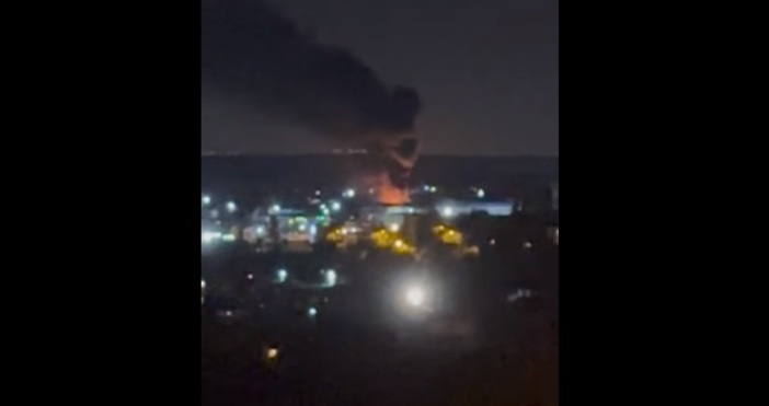 Голям пожар е избухнал миналата нощ в близост до московското