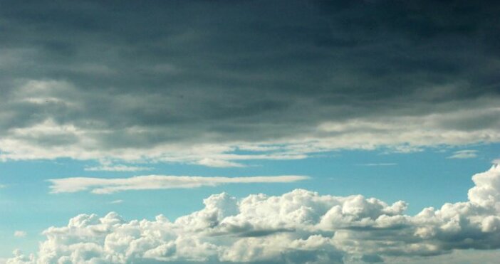 В петък ще преобладава слънчево време Временни увеличения на облачността