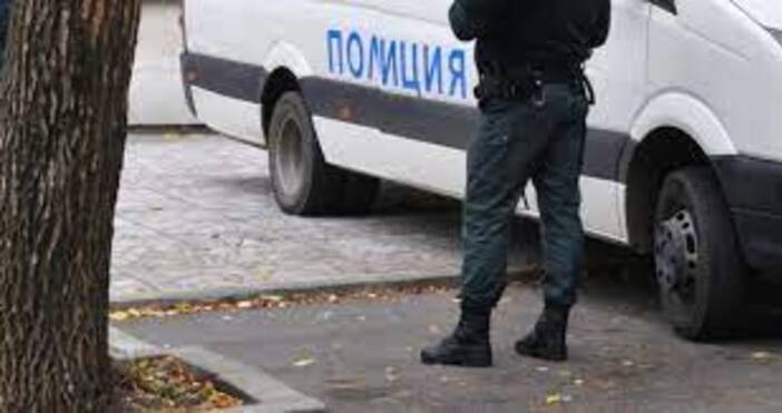 Арестуваха служител на Икономическа полиция във Варна с подкуп. Освен