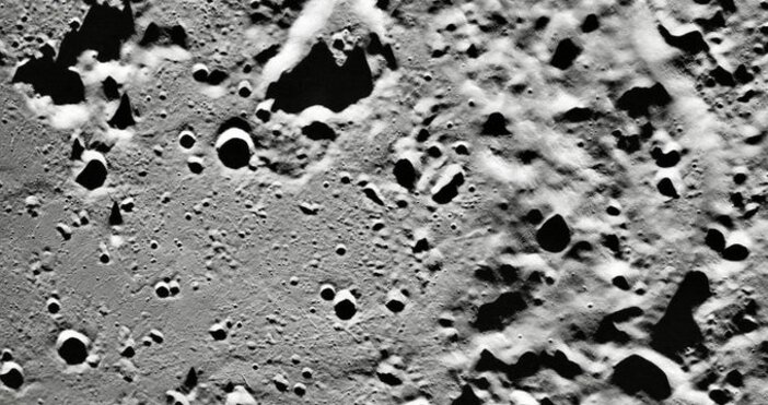 Русия разпространи първите изображения ор повърхността на Луната, направени от