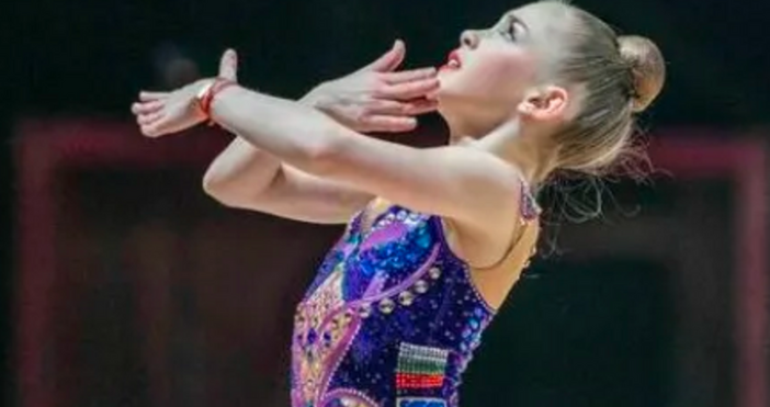Националните състезателки по художествена гимнастика Боряна Калейн, Стилияна Николова и