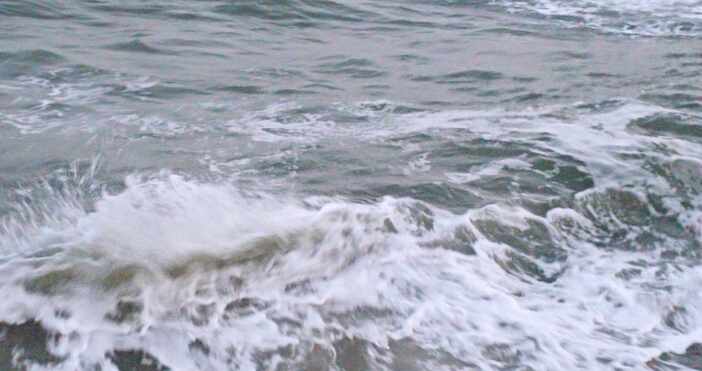 Дете на 8 години се удави на неохраняем плаж в