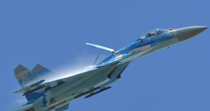 Напрежение в небето над руската граница.Руски самолет Су-30 съпроводи американски боен