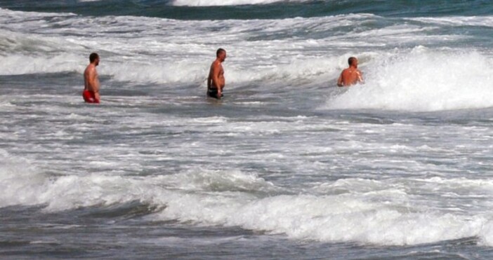 Още една трагедия на морето  Двама души се удавиха на Южното