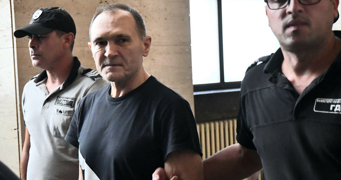Очаква се защитата на Васил Божков да обжалва наложената му