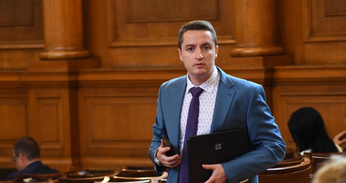Явор Божанков отрича да е правил закон Анти Радев   Поводът за