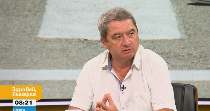 Бившият министър на вътрешните работи Емануил Йорданов смята че българинът