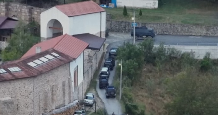 Косовски полицейски части с бронирани машини навлязоха в Северно Косово,