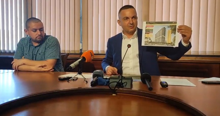 Кметът на Варна Иван Портних обяви, че ще подаде сигнал