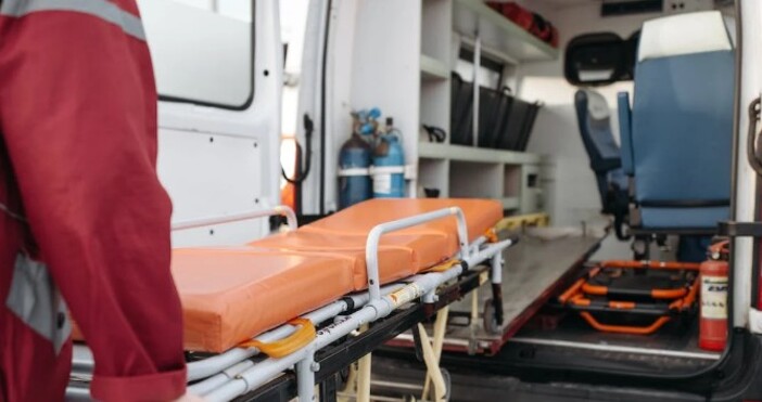 Най-малко 20 души загинаха при падането на автобус от естакада