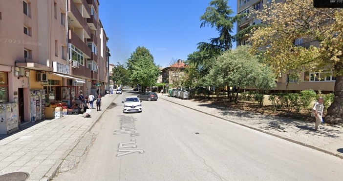 Гугъл мапс, улицата, на която е станал побоятМаскиран мъж нападна