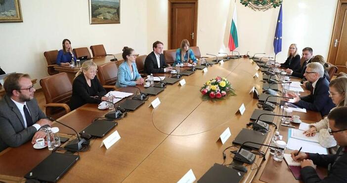 Премиерът Николай Денков се срещна с представители на мониторинговата група на