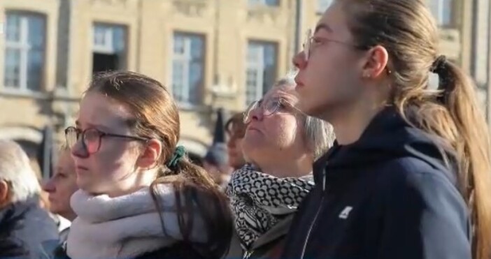 Хиляди почетоха паметта на убития в петък във френския град