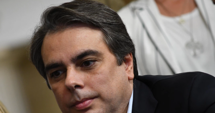 Финансовият министър съобщи важна новина за страната ни Натискът на българското