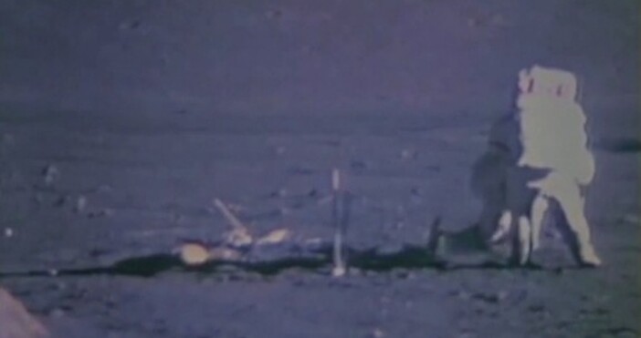 Лунен камък, донесен от екипажа на мисията Аполо 17“, разкрива