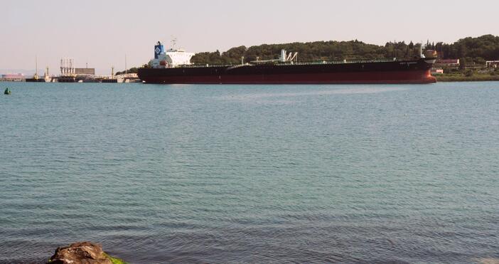 От Лукойл Нефтохим Бургас АД обявиха, че са платили 647