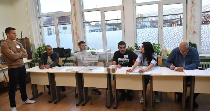 Към 16,00 часа в първия тур на местните избори в