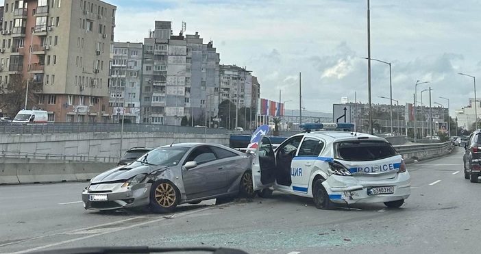 Инцидент с полицейска патрулка е станала във Варна на бул