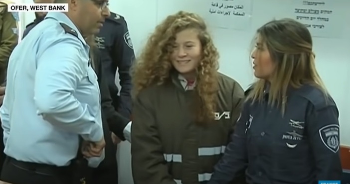 22 годишната активистка Ахед Тамими е арестувана днес по време на