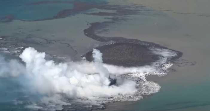 Япония се сдоби с нов остров, след поредица подводни вулканични