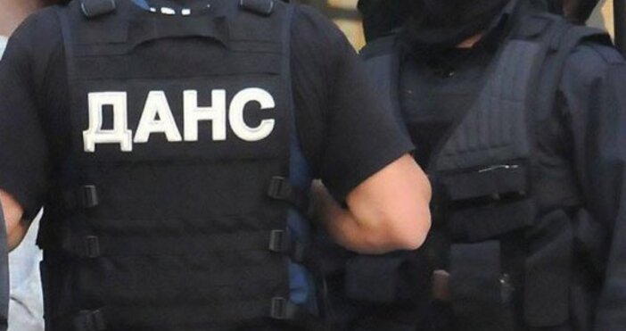 Служители от отдел Трансгранична организирана престъпност в ГДБОП започнали разследването