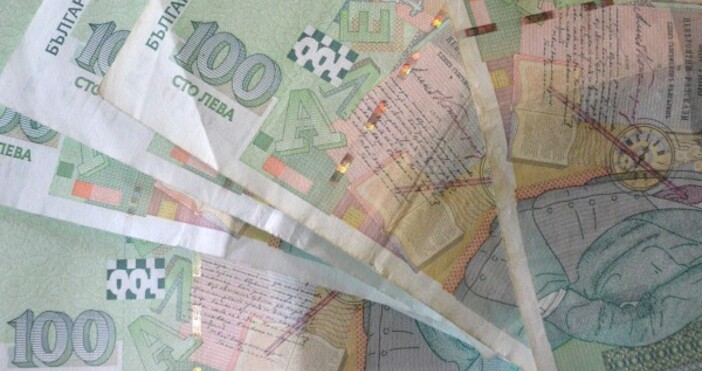 Българките взимат с малко над 12% по-ниски заплати в сравнение
