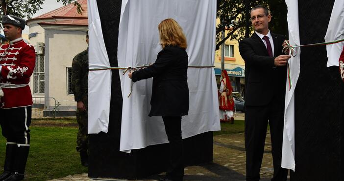 В градинката на площад Възраждане“ в София се проведе тържествена