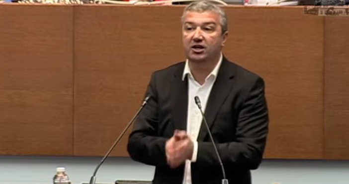 Депутатите ще направят опит да гласуват на първо и второ