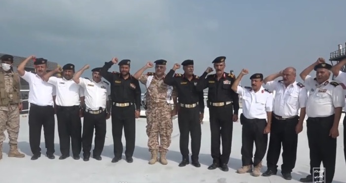 Хутите публикуваха поредно видео от борда на Galaxy Leader.Те показват