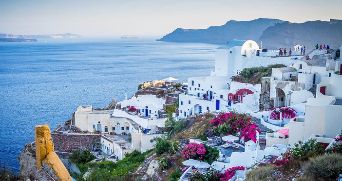Гърция отново ни засенчи в туризма. Съседите отбелязаха рекорд. Гръцките
