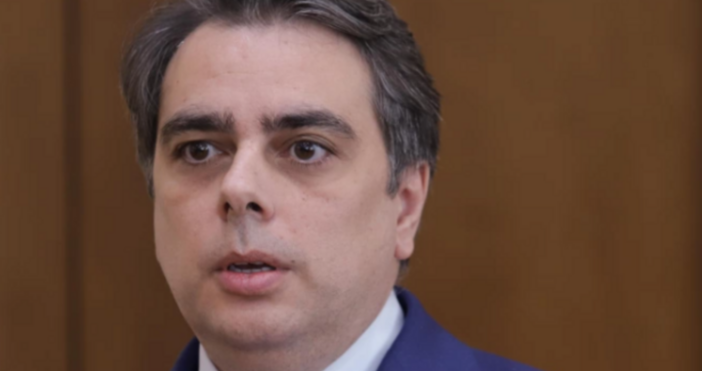 С 13 гласа за 6 против и нито един въздържал