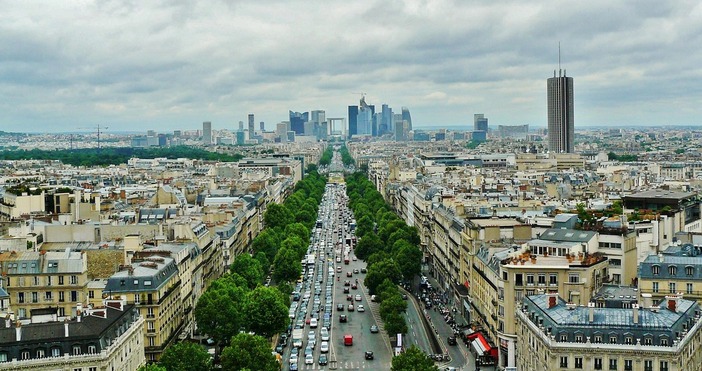 Франция не стои на студено и не гладува Цените на горивата