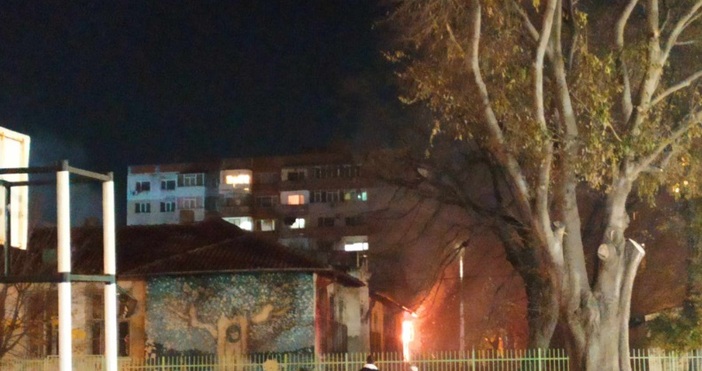 Кадри Читател Петел Помощното училище във Варна се запали тази вечер