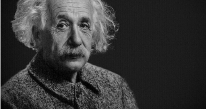 На днешния ден през 1915 г. немският физик-теоритик Алберт Айнщайн публикува труда