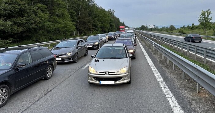 Тол таксите по магистралите в Гърция ще се повишат веднага