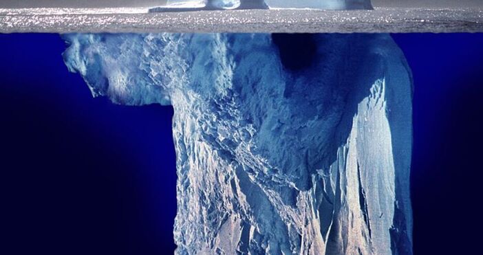 Леденият къс се отдалечава от Антарктида.Учени на борда на изследователския