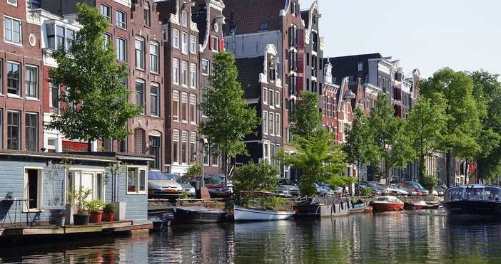 Изключение ще се прави за градските автобуси, трамваите и такситатаАмстердам
