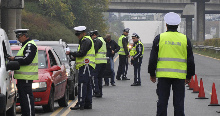 НАП - Бургас дава на търг два конфискувани автомобила от пияните