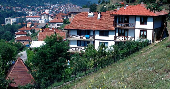 През октомври 2023 г. в страната са функционирали 2 232