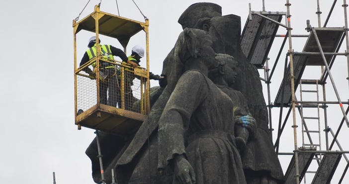 260 000 лева ще струва демонтажът на фигурите на Паметника