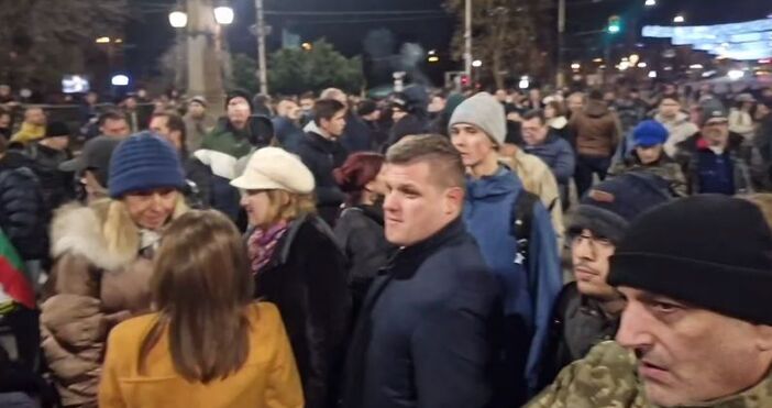 Протестиращите срещу демонтажа на Паметника на съветската армия блокираха Орлов